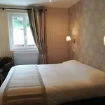 L'auberge Du Port Des Roches 3*