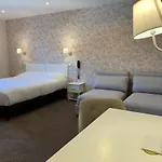 מלון Logis Du Port Des Roches 3*