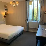 L'auberge Du Port Des Roches 3*