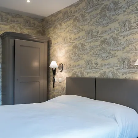 Hotel L'auberge Du Port Des Roches 3*