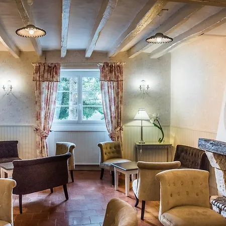 Hotel Logis Hotel Auberge Du Port Des Roches 3*