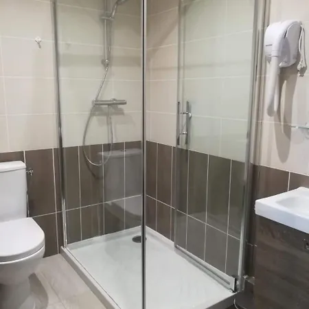 Hotel Logis Hotel Auberge Du Port Des Roches Luche-Pringe