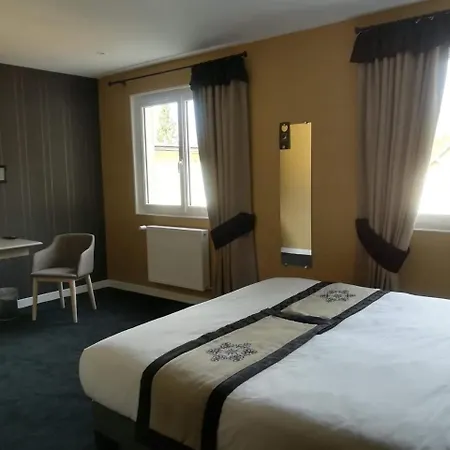 Logis Hotel Auberge Du Port Des Roches 3* Luche-Pringe