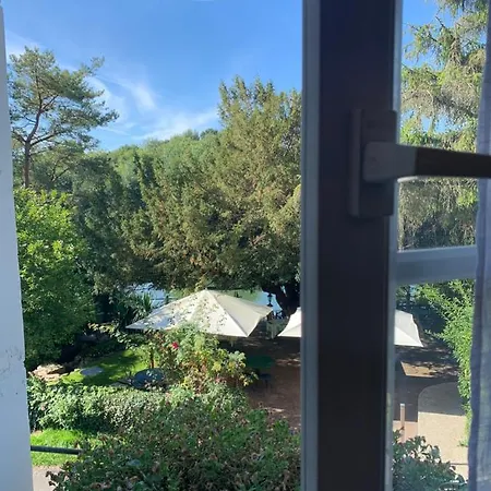 Logis Hotel Auberge Du Port Des Roches