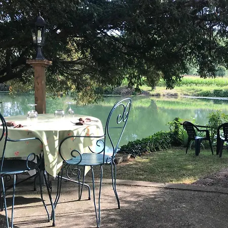 Hotel Logis Du Port Des Roches Luche-Pringe
