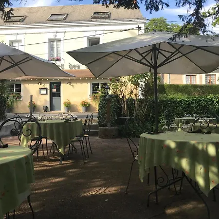 Logis Hotel Auberge Du Port Des Roches Otel